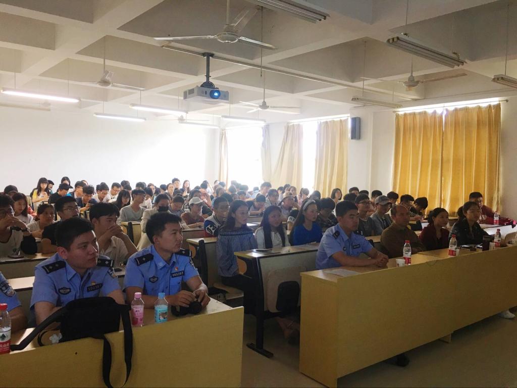 免费成人影片
举办金融学人大讲堂(二)——校园网络防诈骗宣传讲座3.jpg