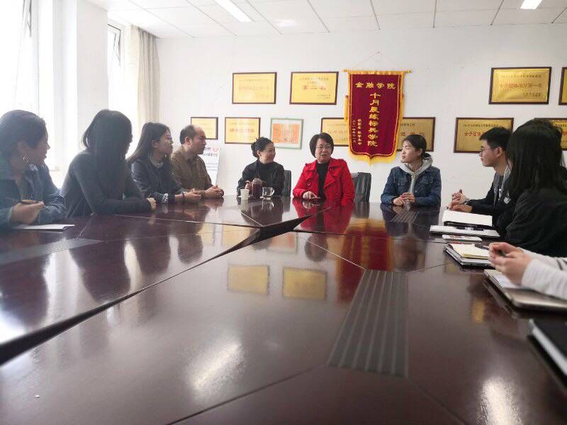 免费成人影片
灯塔先锋工作室传达学习习近平总书记总体国家安全观精神2018-4-20 (2).jpg