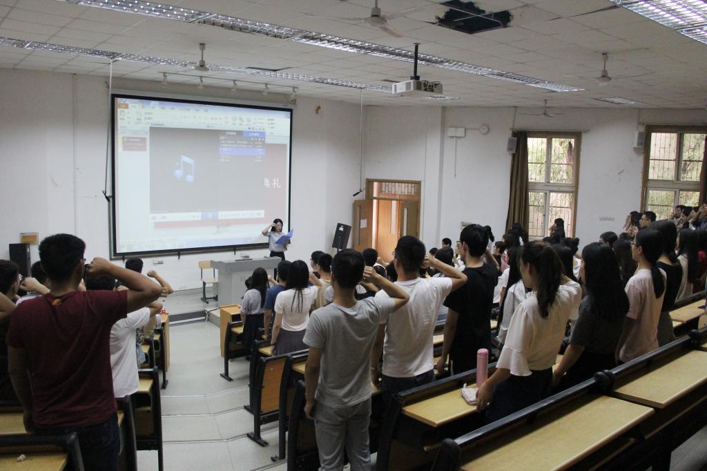 免费成人影片
举办2018级研究生开学典礼5.jpg