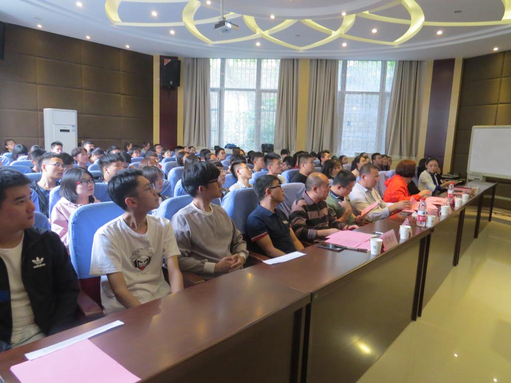 免费成人影片
举办本科生国家奖学金评选大会2.jpg